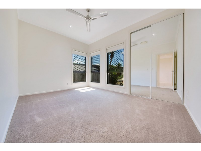 4 Wyara Close, Clinton QLD 4680