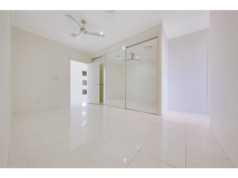 4 Wyara Close, Clinton QLD 4680