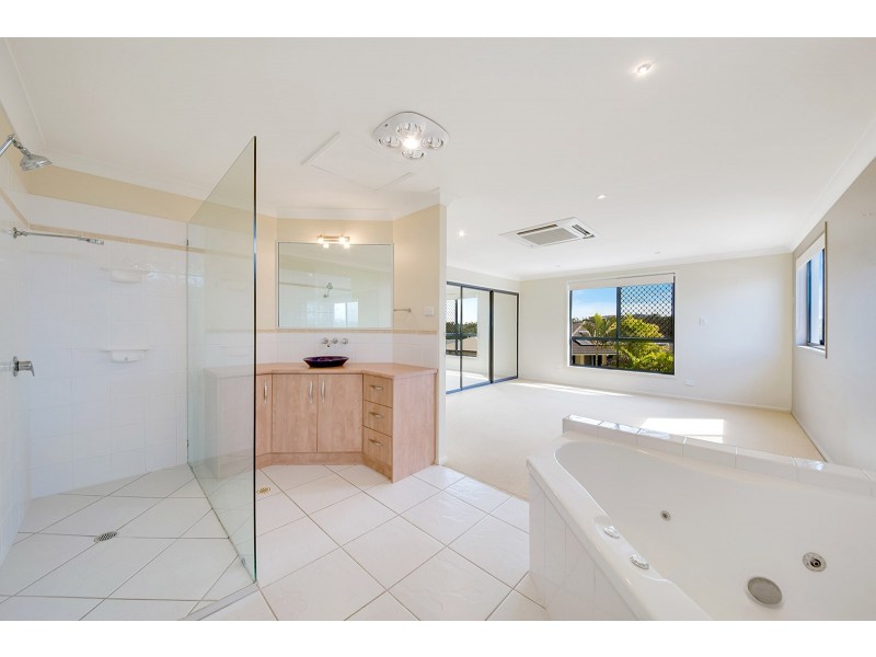 18 DORINDA CLOSE, Clinton QLD 4680