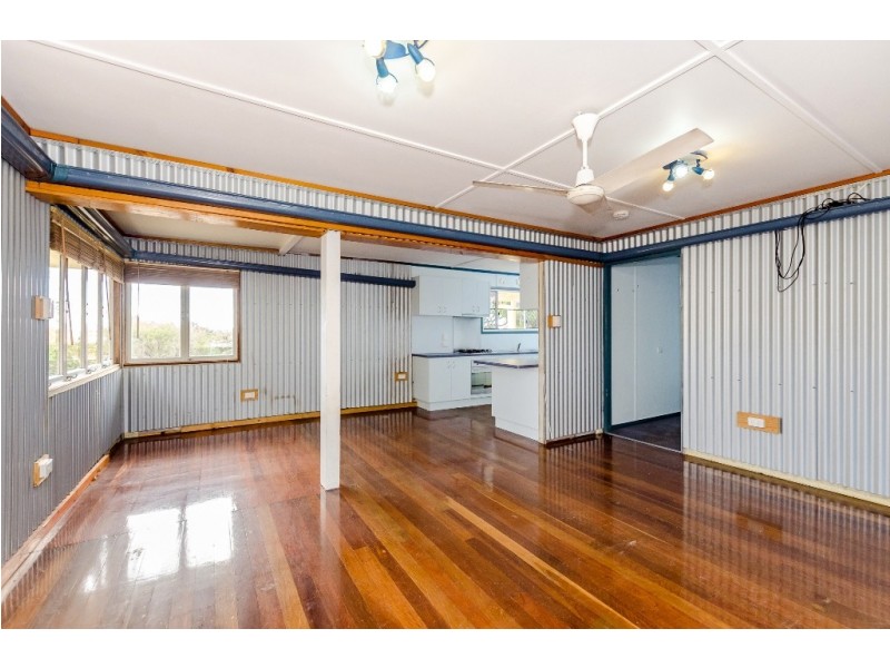 10 Elizabeth Street, South Gladstone QLD 4680