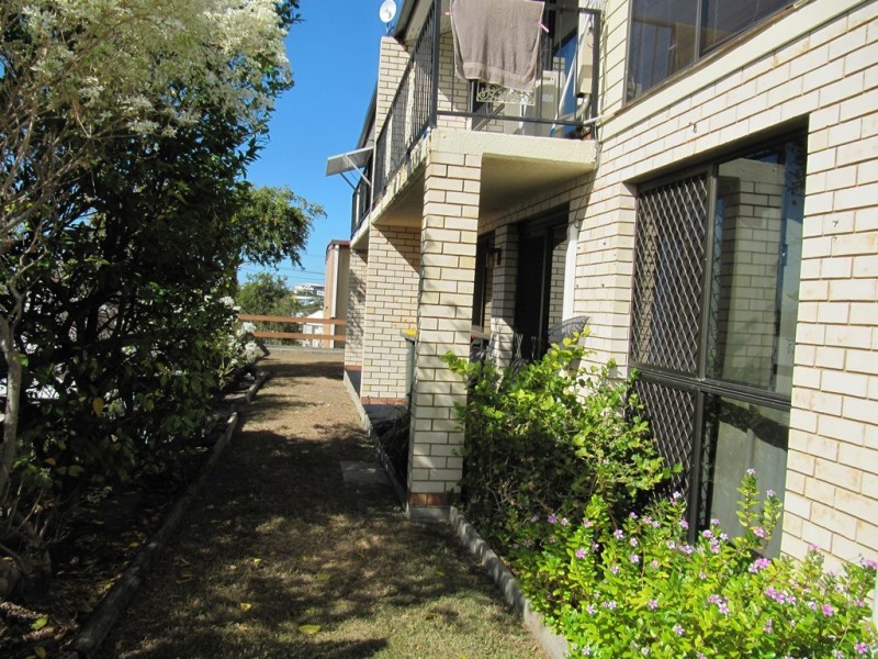 Unit 1/16 Kent Street, West Gladstone QLD 4680