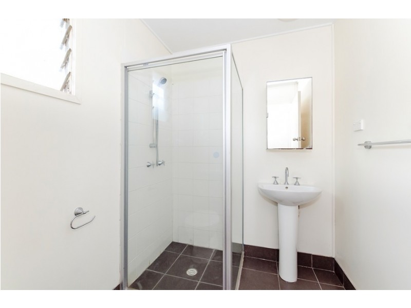 18-20 Grayson Street, West Gladstone QLD 4680