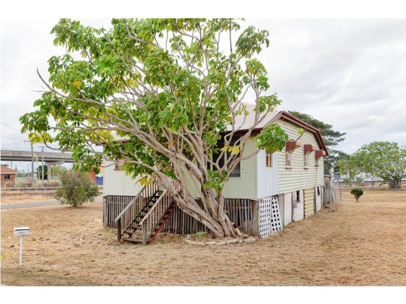 112 AUCKLAND STREET, Gladstone QLD 4680