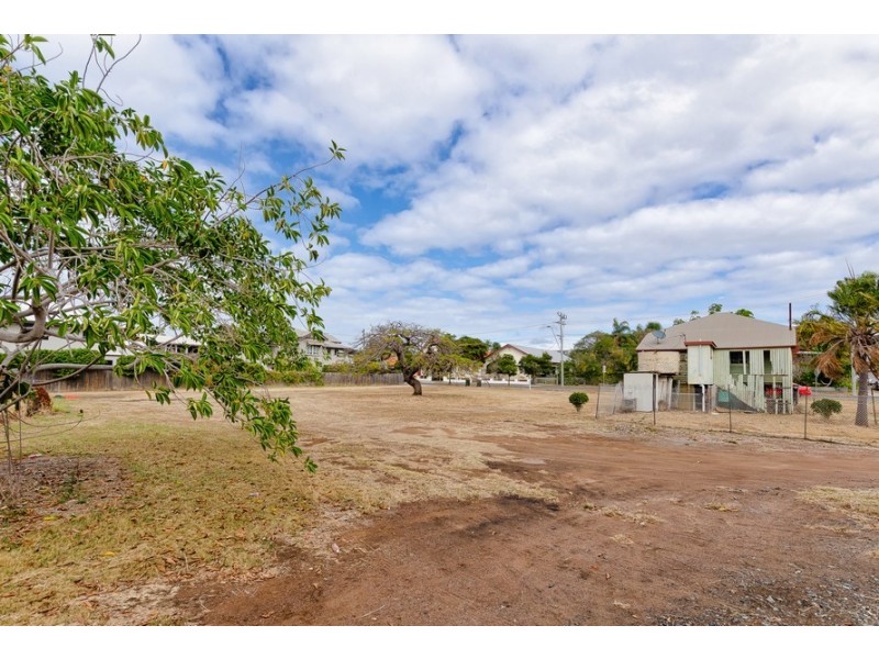 112 AUCKLAND STREET, Gladstone QLD 4680