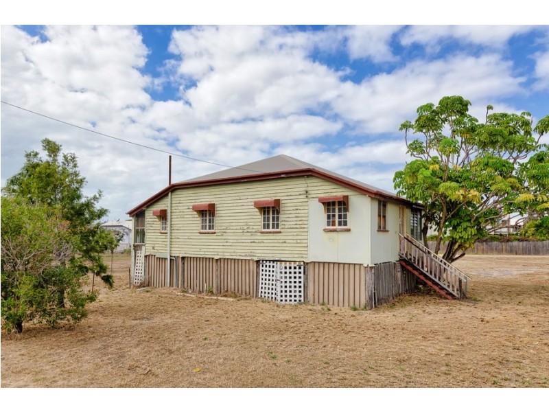 112 AUCKLAND STREET, Gladstone QLD 4680