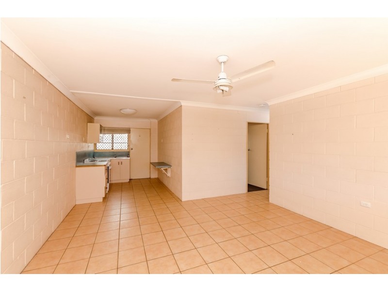 37 SCENERY STREET, West Gladstone QLD 4680