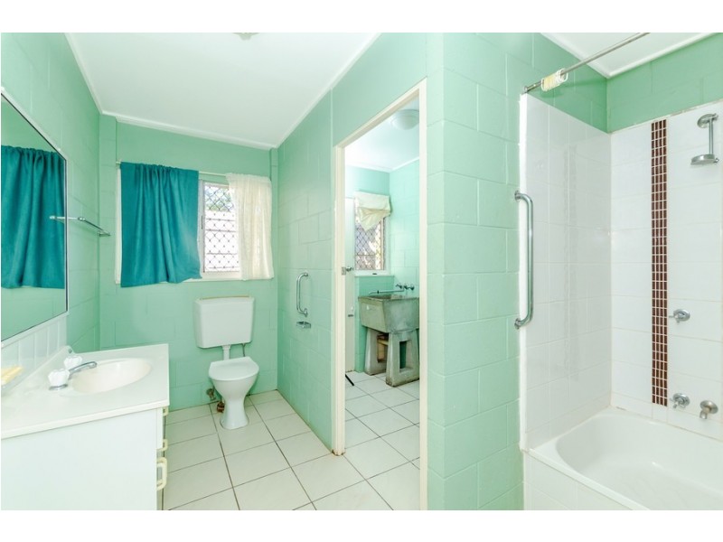 37 SCENERY STREET, West Gladstone QLD 4680