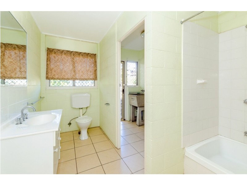 37 SCENERY STREET, West Gladstone QLD 4680