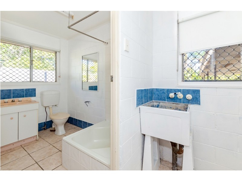 37 SCENERY STREET, West Gladstone QLD 4680