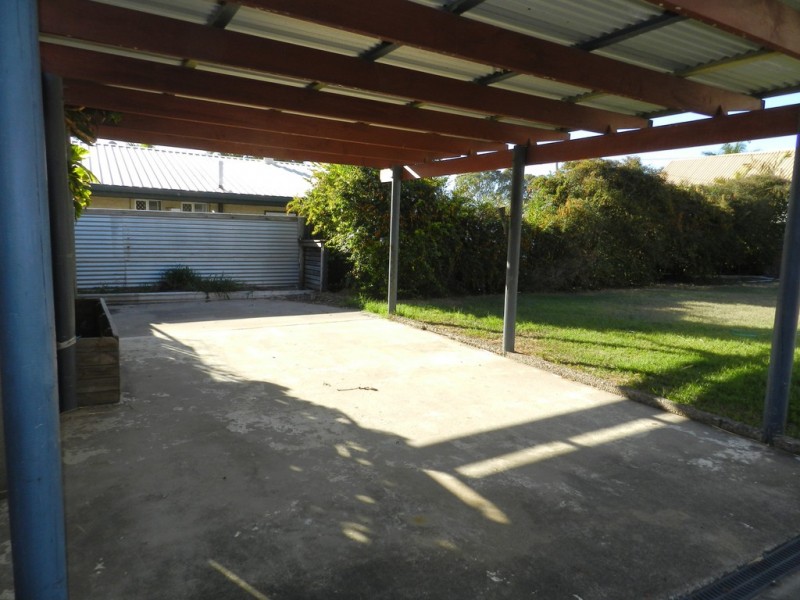 14 Pier Street, South Gladstone QLD 4680