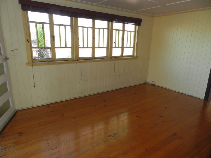 14 Pier Street, South Gladstone QLD 4680