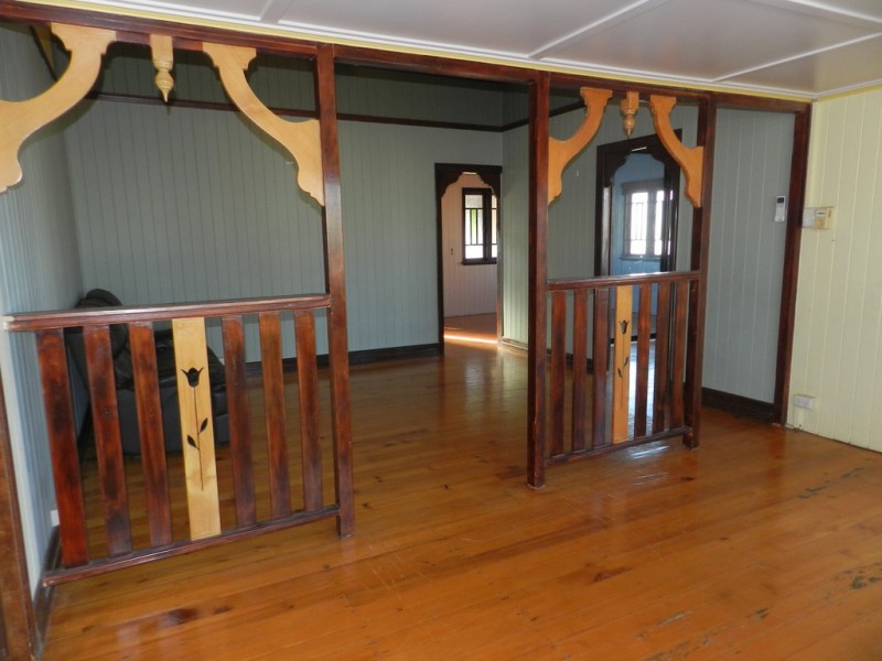 14 Pier Street, South Gladstone QLD 4680