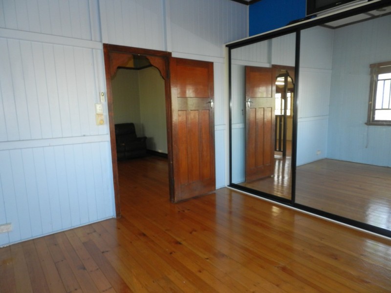 14 Pier Street, South Gladstone QLD 4680