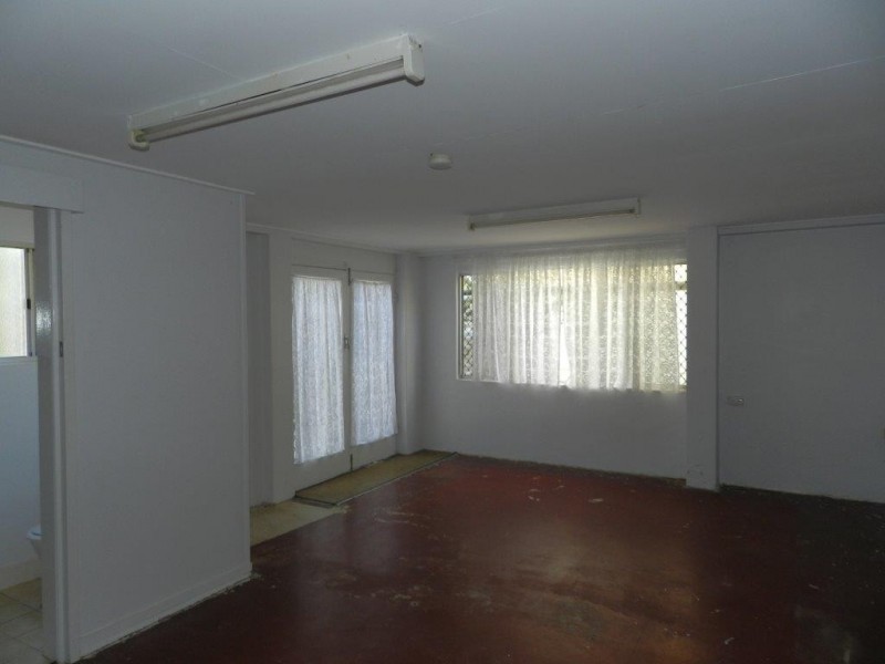 39 Robert Street, South Gladstone QLD 4680