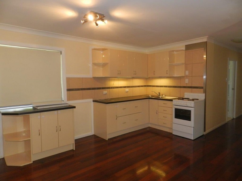 34 Rossella Street, West Gladstone QLD 4680