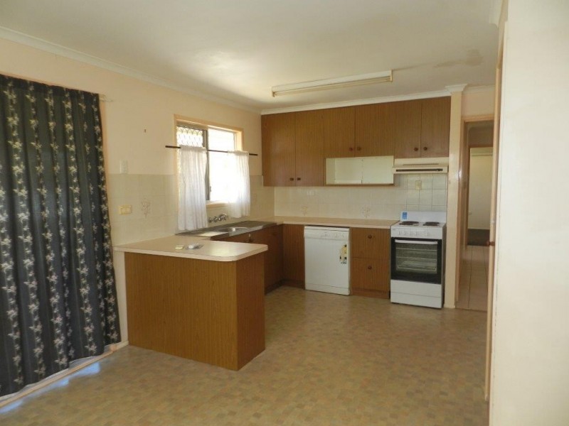98 Elizabeth Street, South Gladstone QLD 4680
