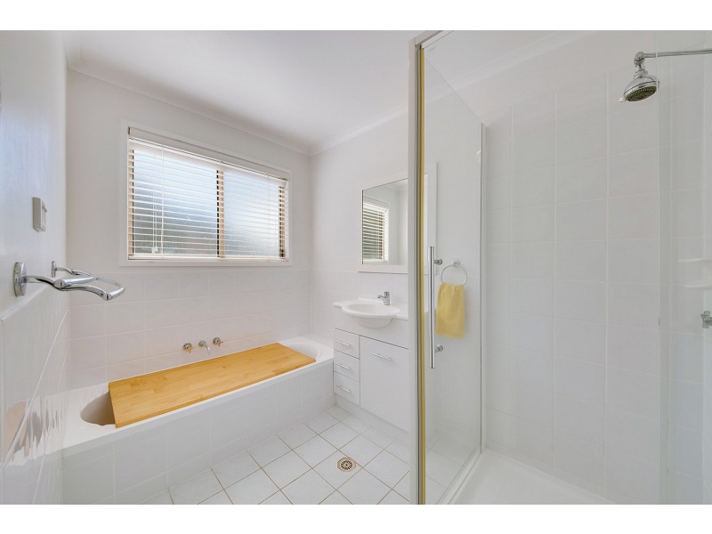 9 Dame Pattie Avenue, Clinton QLD 4680