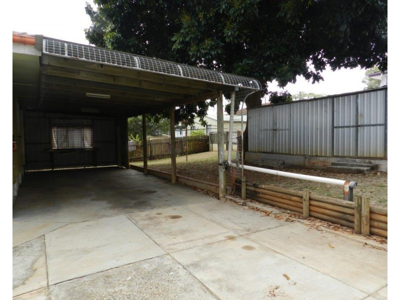 20 Charles Street, West Gladstone QLD 4680