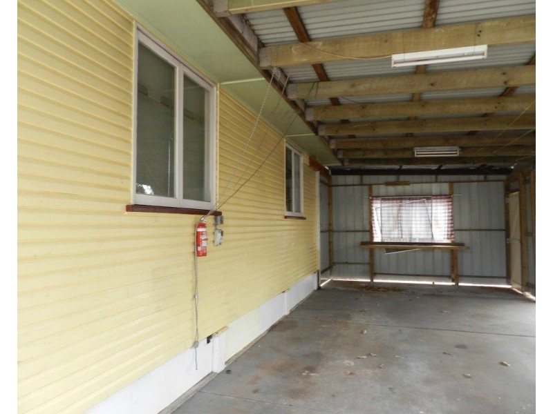 20 Charles Street, West Gladstone QLD 4680