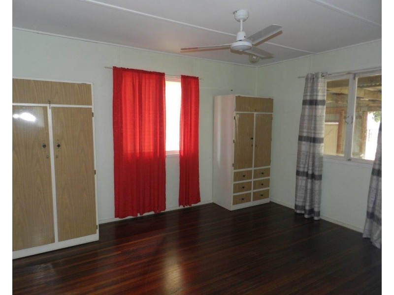 20 Charles Street, West Gladstone QLD 4680