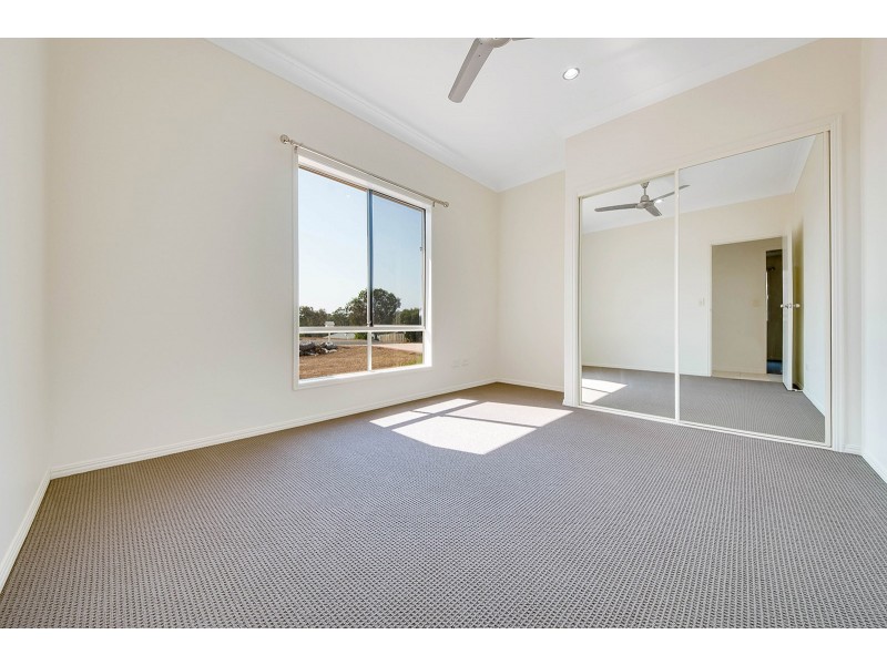 16 Viewpoint Way, New Auckland QLD 4680
