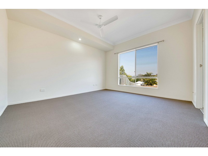 16 Viewpoint Way, New Auckland QLD 4680