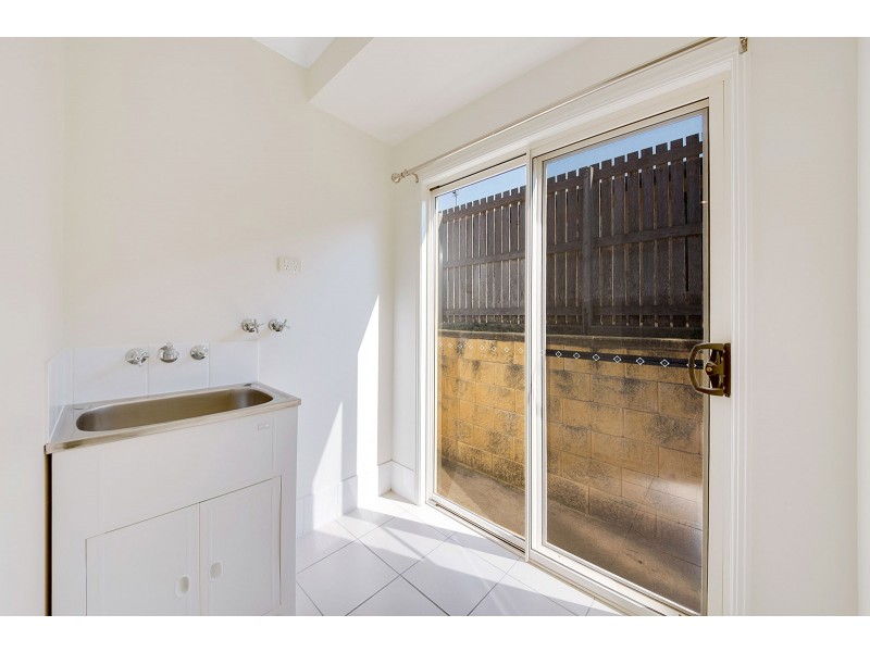 16 Viewpoint Way, New Auckland QLD 4680
