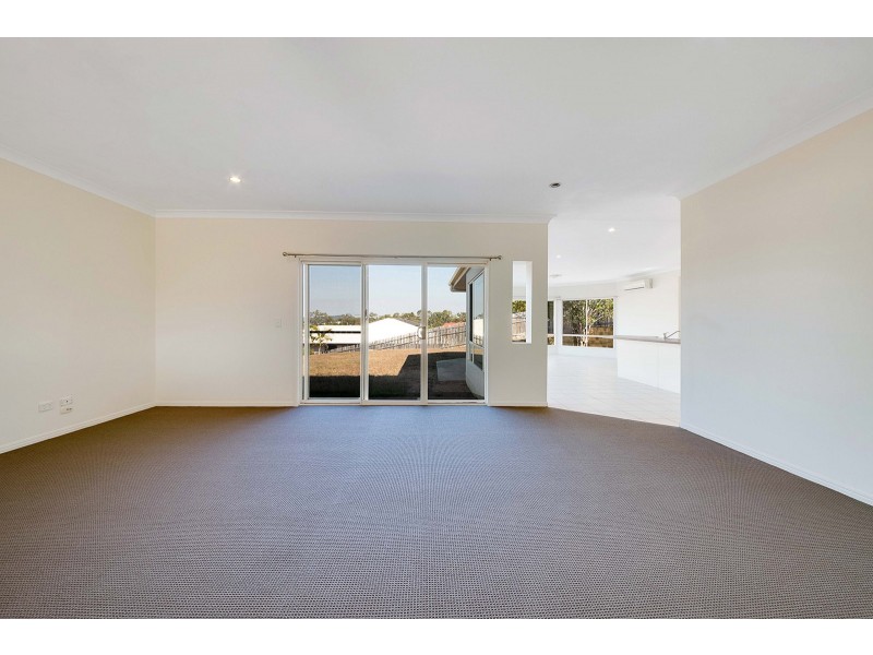 16 Viewpoint Way, New Auckland QLD 4680