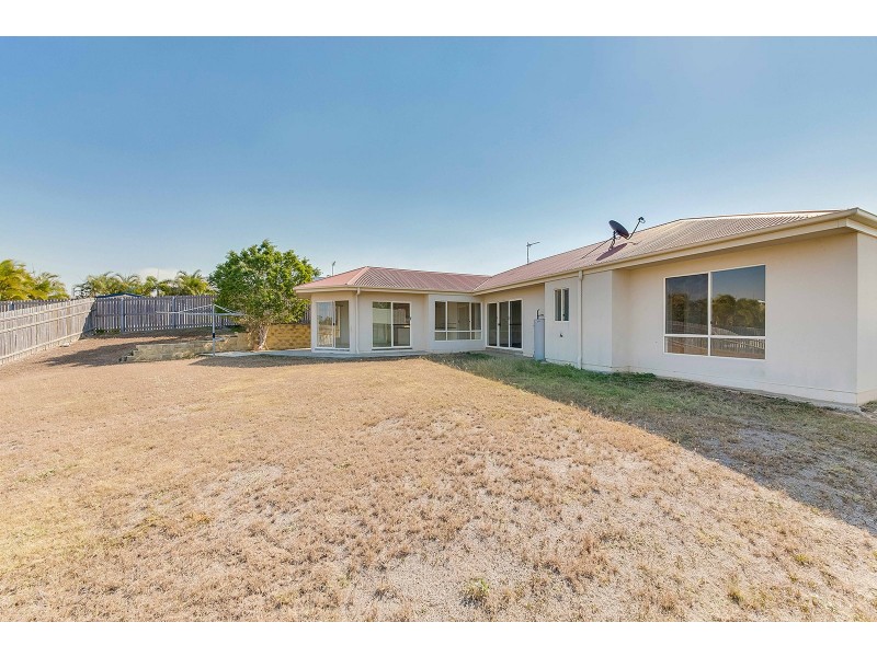 16 Viewpoint Way, New Auckland QLD 4680