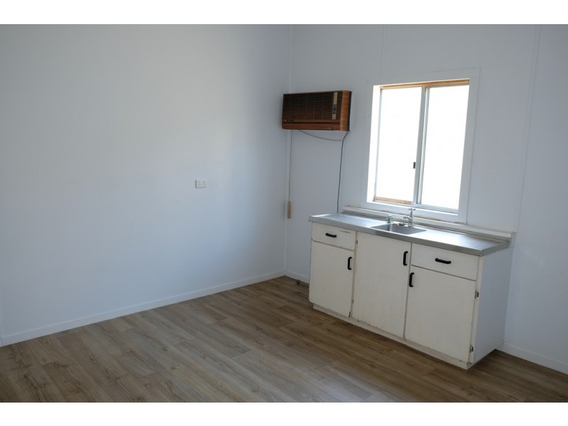 19 Dawson Road, West Gladstone QLD 4680