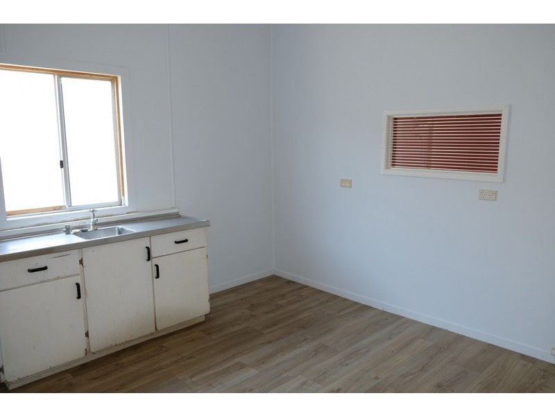 19 Dawson Road, West Gladstone QLD 4680