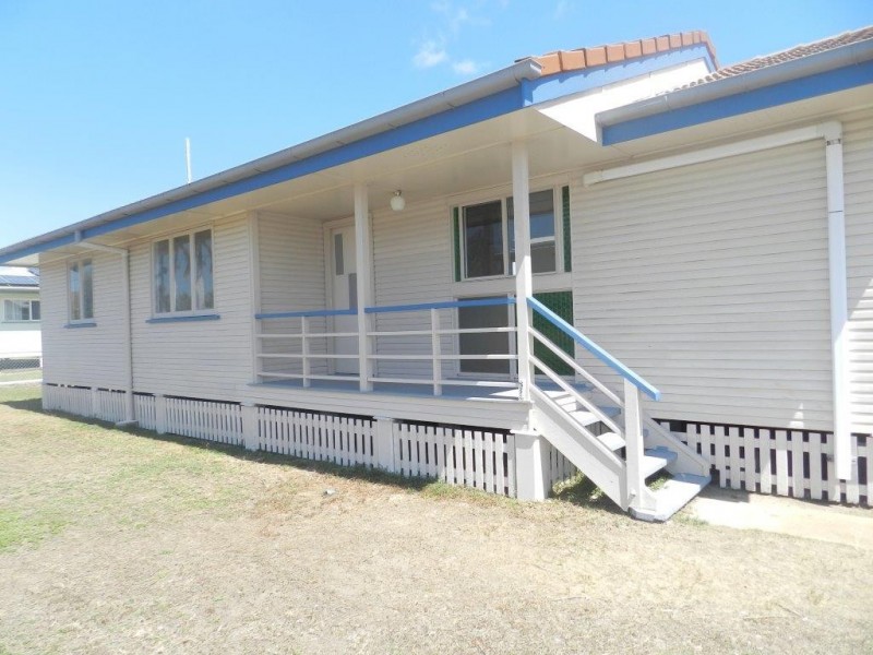 1 Moura Crescent, Barney Point QLD 4680
