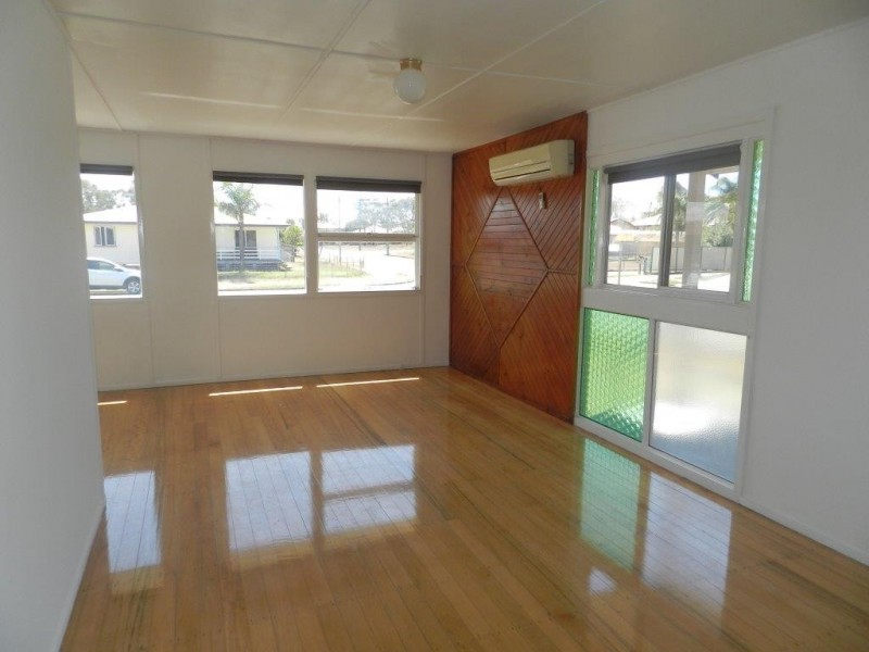 1 Moura Crescent, Barney Point QLD 4680