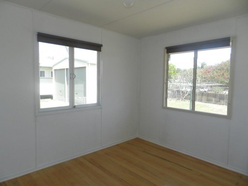 1 Moura Crescent, Barney Point QLD 4680