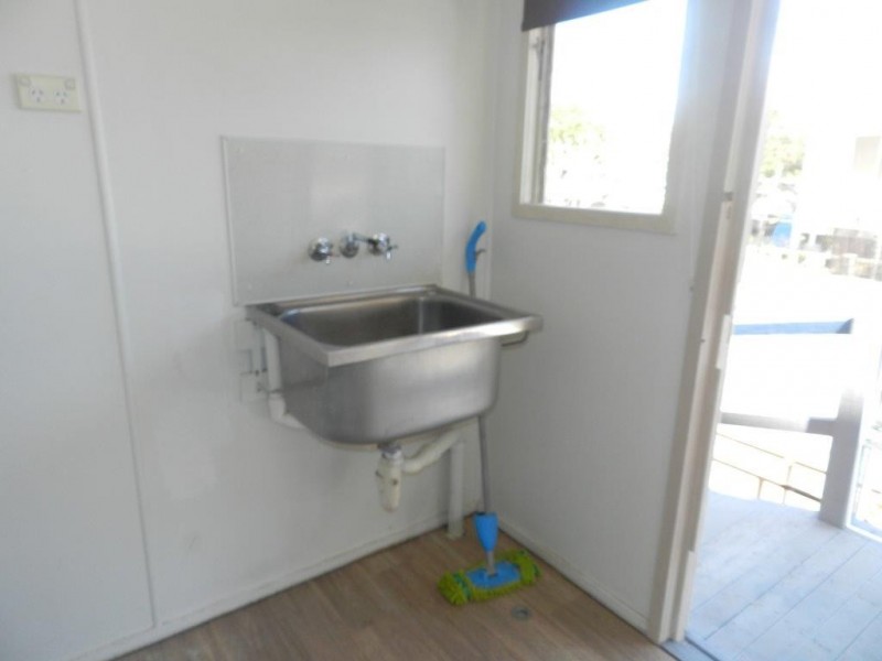 1 Moura Crescent, Barney Point QLD 4680