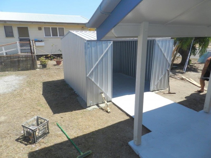 1 Moura Crescent, Barney Point QLD 4680