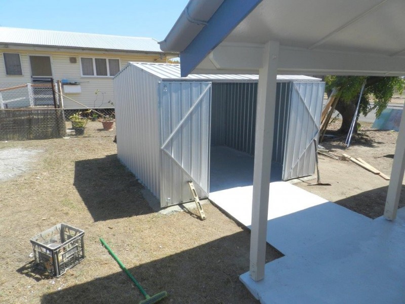 1 Moura Crescent, Barney Point QLD 4680