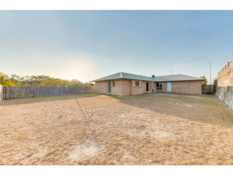 6 Moondarra Court, Clinton QLD 4680