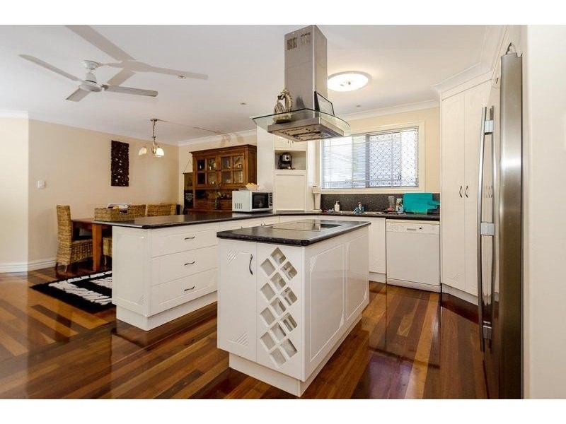 2 Pine Avenue, West Gladstone QLD 4680