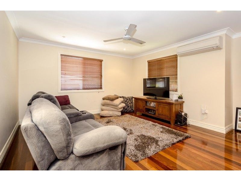 2 Pine Avenue, West Gladstone QLD 4680