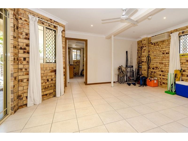 2 Pine Avenue, West Gladstone QLD 4680