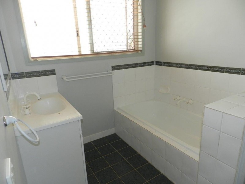 12 Ceri Court, New Auckland QLD 4680