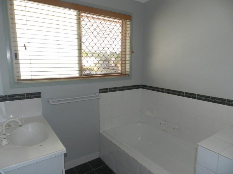 12 Ceri Court, New Auckland QLD 4680