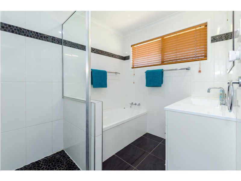 32 DALRYMPLE DRIVE, Toolooa QLD 4680