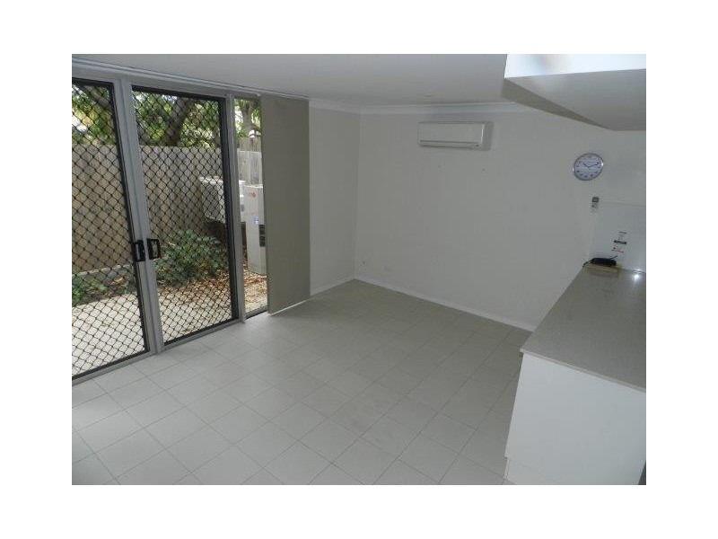 15/26 Flinders Street, West Gladstone QLD 4680
