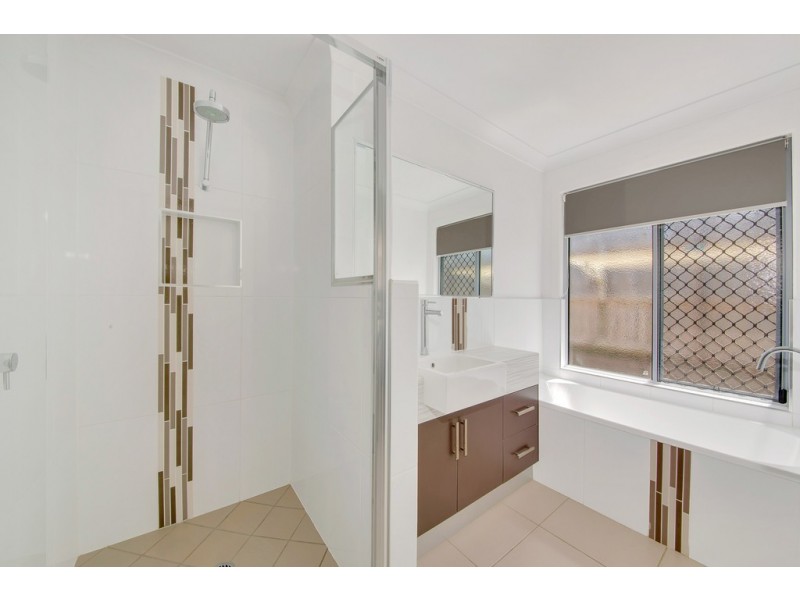 30 Daintree Boulevard, New Auckland QLD 4680