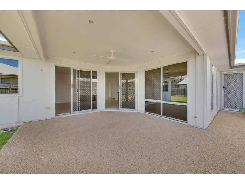 30 Daintree Boulevard, New Auckland QLD 4680