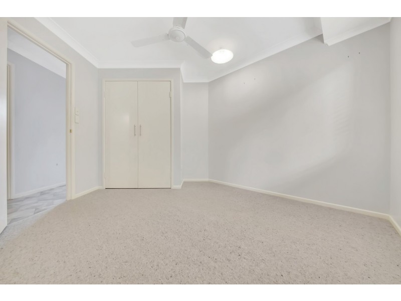 8 Kerry Court, New Auckland QLD 4680