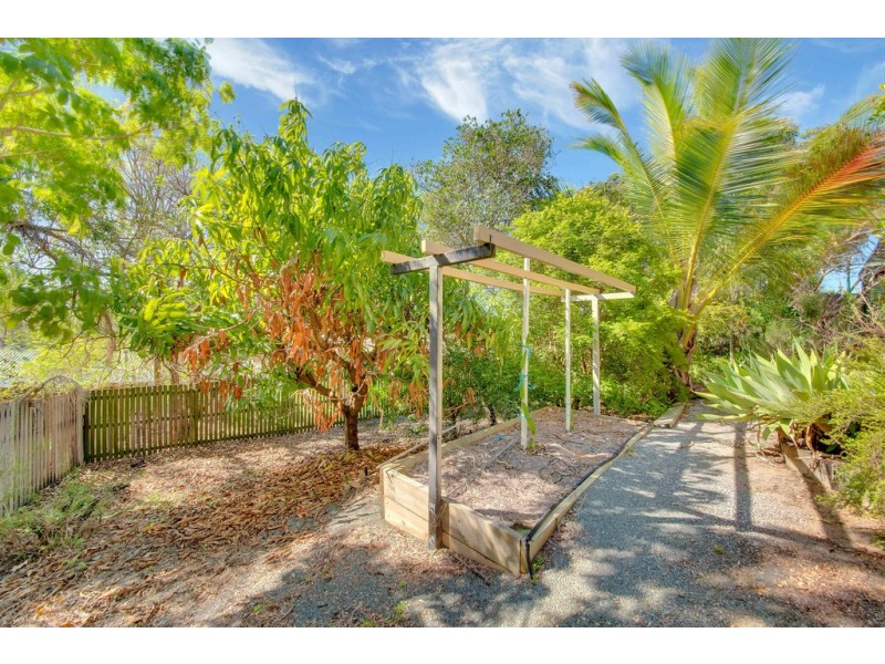 8 Kerry Court, New Auckland QLD 4680