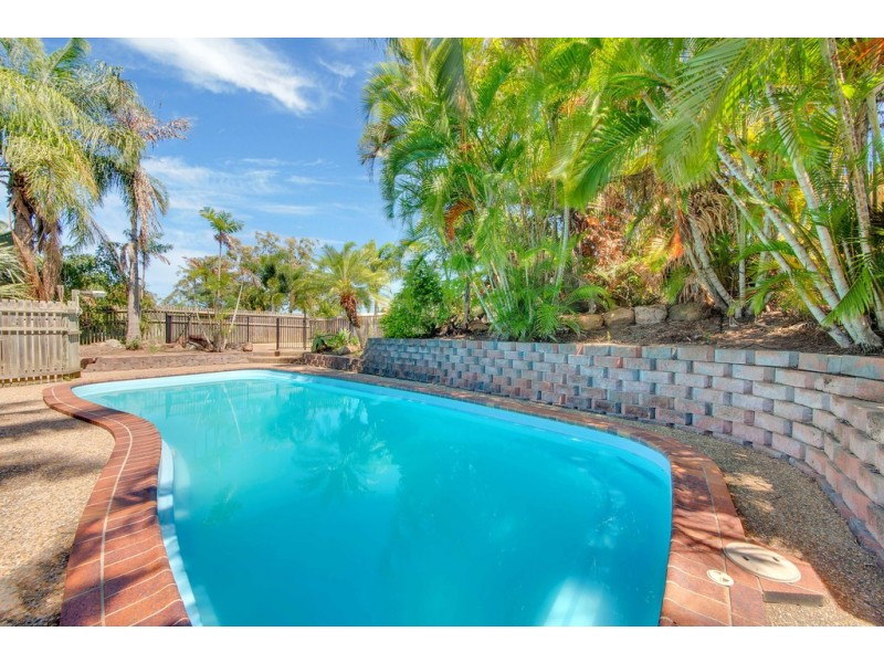 9 Fairway Avenue, Clinton QLD 4680